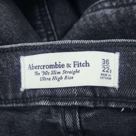 NWT Abercrombie Fitch 90s Slim Straight Womens 22 Short Jeans Black High Rise - Picture 5 of 9